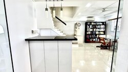 Blk 705 Hougang Avenue 2 (Hougang), HDB Executive #456709751